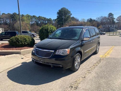 2013 Chrysler Town & Country Touring-L