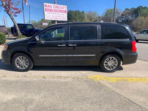 2013 Chrysler Town & Country Touring-L
