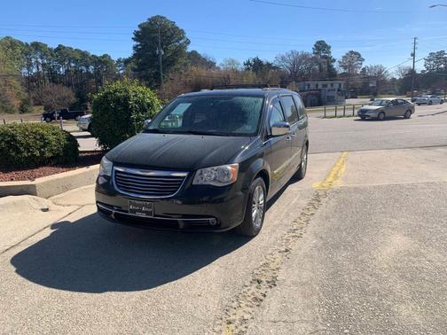 2013 Chrysler Town & Country Touring-L