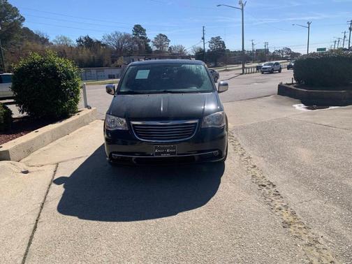 2013 Chrysler Town & Country Touring-L