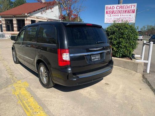 2013 Chrysler Town & Country Touring-L