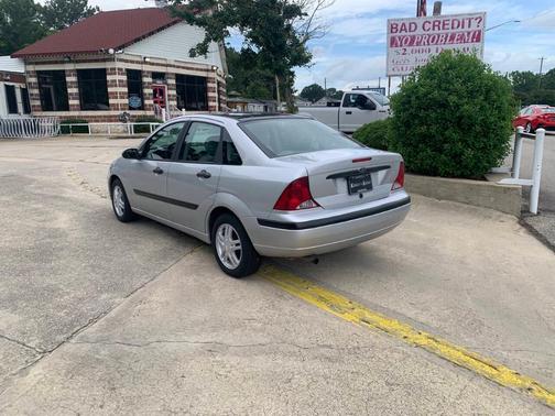 Silver 2003 Ford Focus SE