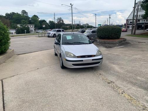 Silver 2003 Ford Focus SE