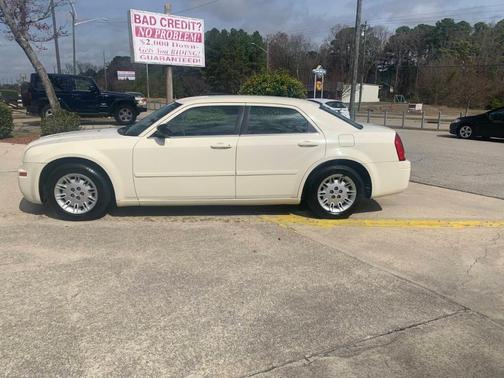 White 2006 Chrysler 300 Base