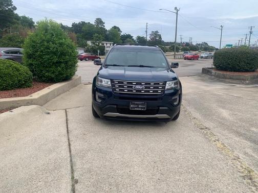 Blue 2016 Ford Explorer XLT