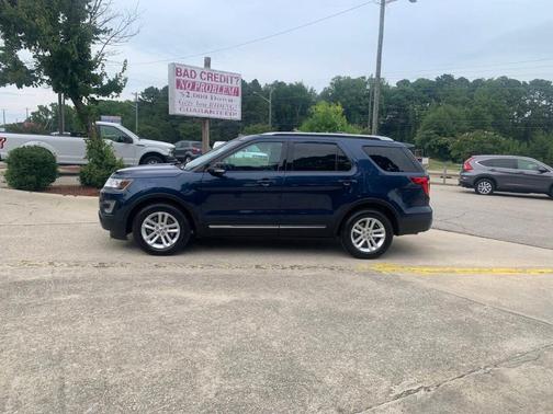 Blue 2016 Ford Explorer XLT