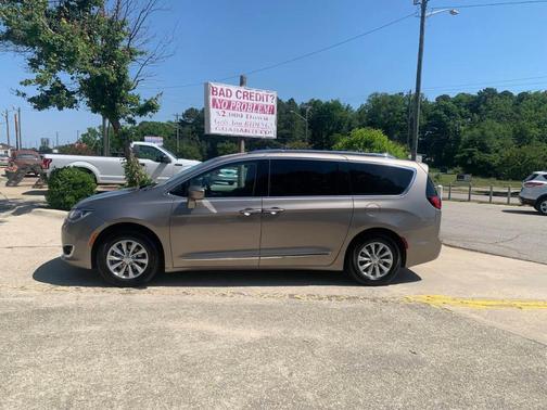 Gray 2018 Chrysler Pacifica Touring-L
