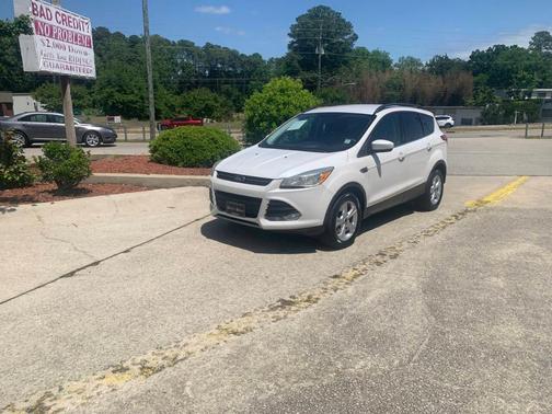 White 2015 Ford Escape SE