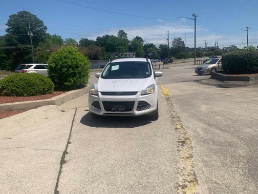 White 2015 Ford Escape SE