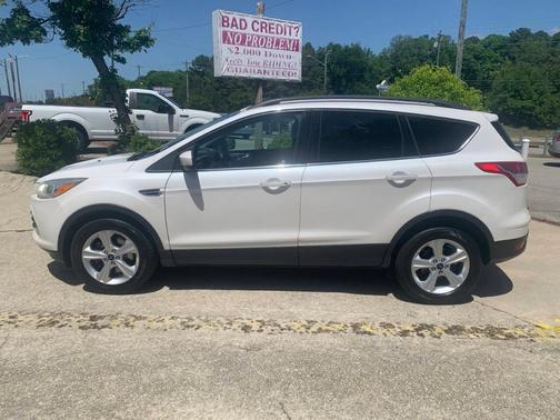 White 2015 Ford Escape SE