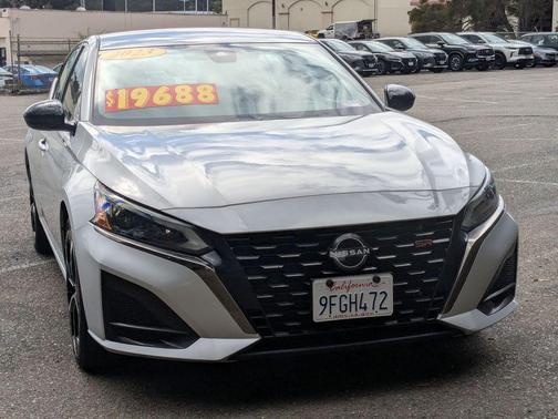 2023 Nissan Altima SR FWD