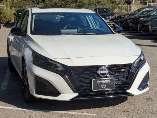 2025 Nissan Altima SR FWD