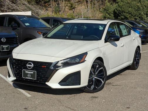 2025 Nissan Altima SR FWD