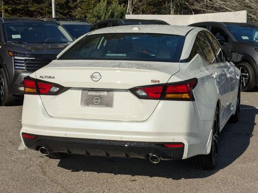 2025 Nissan Altima SR FWD