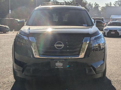 2025 Nissan Pathfinder SV FWD