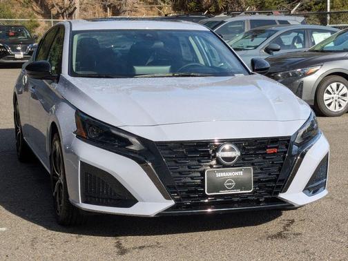 2025 Nissan Altima SR FWD