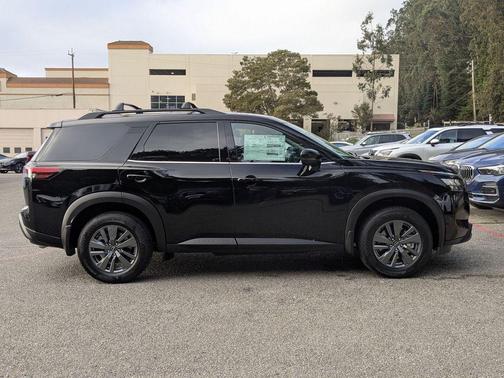 2025 Nissan Pathfinder SV FWD