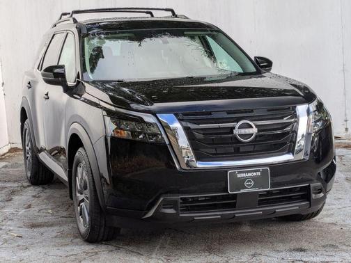 2025 Nissan Pathfinder SV FWD