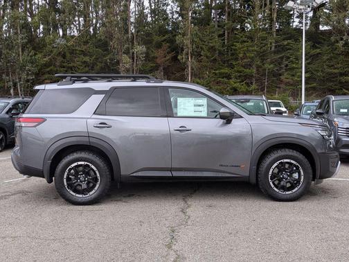 2025 Nissan Pathfinder Rock Creek 4WD