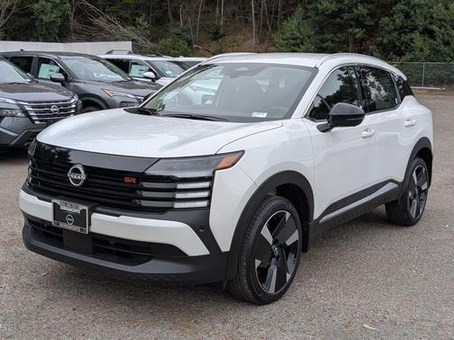 Aspen White Tricoat 2026 Nissan Kicks SR