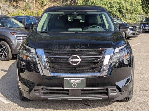 2025 Nissan Pathfinder S FWD