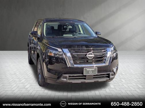 2025 Nissan Pathfinder S FWD