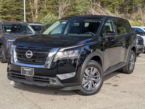 2025 Nissan Pathfinder S FWD