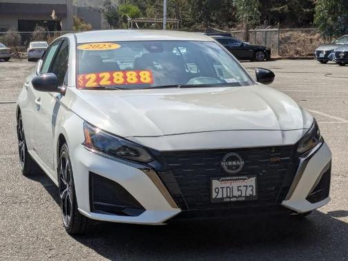 2025 Nissan Altima SR