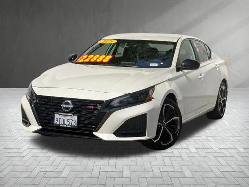 2025 Nissan Altima SR