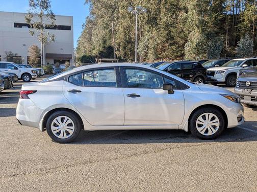 2025 Nissan Versa 1.6 S