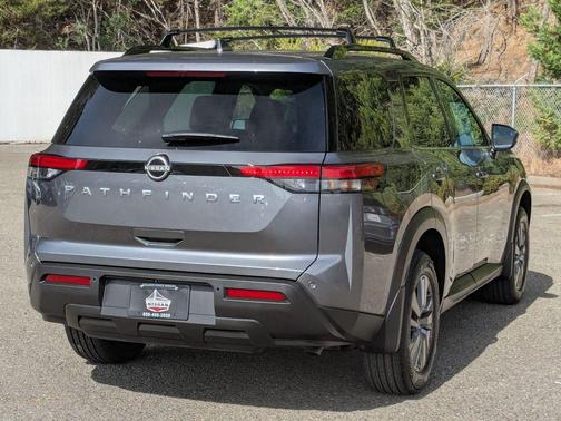 2025 Nissan Pathfinder SV FWD