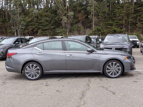 2025 Nissan Altima 2.5 SL