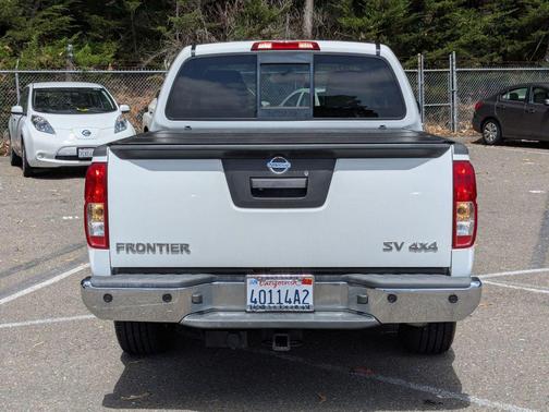 Glacier White 2016 Nissan Frontier SV