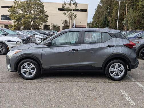 2025 Nissan Kicks S