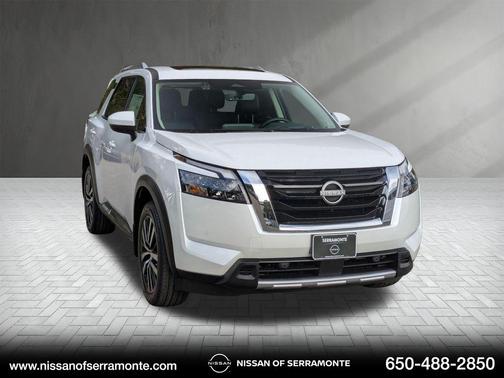2025 Nissan Pathfinder Platinum 4WD