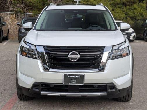 2025 Nissan Pathfinder Platinum 4WD