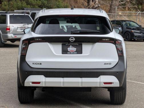 2026 Nissan Kicks SV