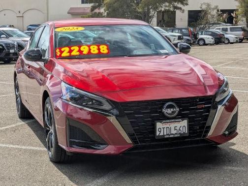 2025 Nissan Altima SR