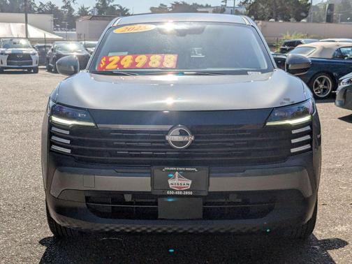 2025 Nissan Kicks SV