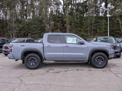 2025 Nissan Frontier PRO-4X