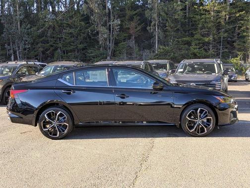 2025 Nissan Altima SR AWD