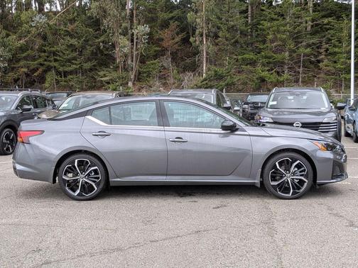 2025 Nissan Altima SR FWD