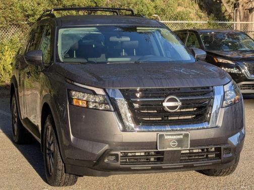 2025 Nissan Pathfinder SV FWD
