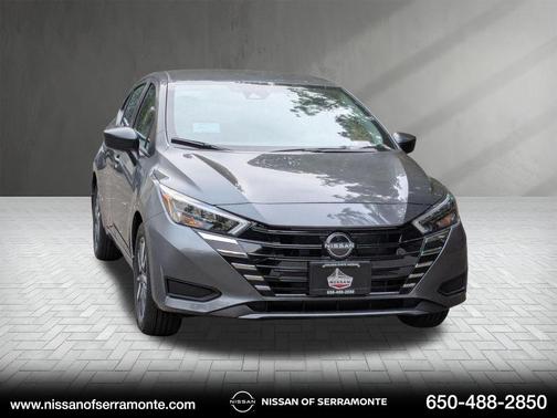 Gun Metallic 2025 Nissan Versa 1.6 S