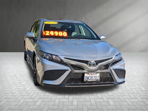 2021 Toyota Camry SE
