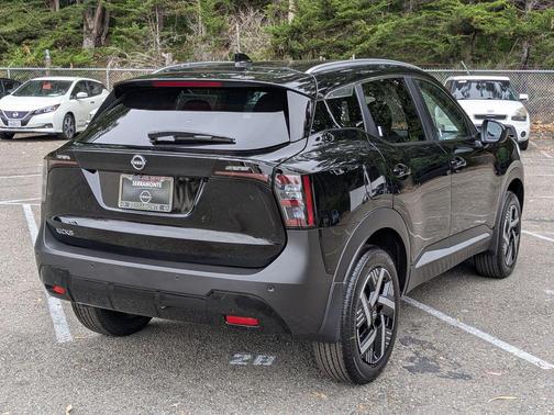 Super Black 2026 Nissan Kicks SV