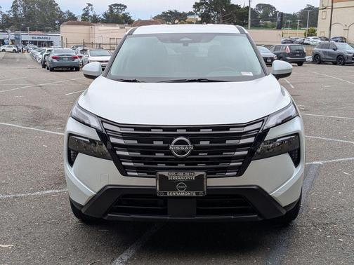 Everest White Pearl Tricoat 2026 Nissan Rogue SV