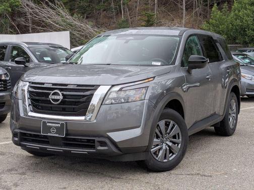2025 Nissan Pathfinder S FWD