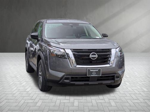 2025 Nissan Pathfinder S FWD