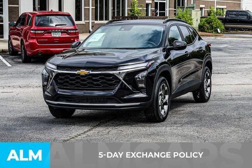 Mosaic Black Metallic 2025 Chevrolet Trax LT